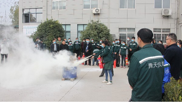 草莓影视APP污下载儀表加強安全意識，全體員工進行消防演練
